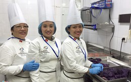 Ba mẹ con cùng nấu tiệc trưa cho các nhà lãnh đạo APEC