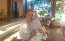 Bé sơ sinh bị bỏ rơi trước cổng chùa