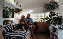 Ngôi nhà lưu động chục mét vuông tồi tàn lột xác thành chỗ ở đẹp mê ly