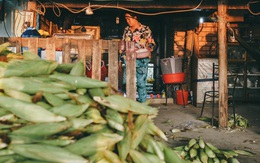 Bên trong khu chợ bắp lớn nhất Sài Gòn