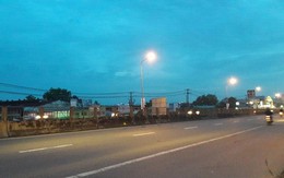 Va chạm xe tải, 3 thanh niên đi chung xe máy chết biến dạng