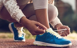 Dây giày buộc chặt cỡ nào cũng bị tuột, hóa ra cũng có nguyên nhân của nó