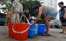 Thiếu nước sinh hoạt, nhiều gia đình KĐT Đại Kim ngậm ngùi bỏ 3 triệu đồng/20 ngày mua nước sạch