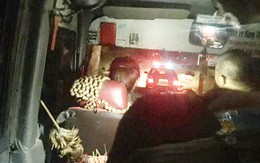 Chuyến xe đặc biệt: CSGT dẫn đường cho xe khách bị hỏng đèn qua đoạn đèo dốc nguy hiểm khi trời tối