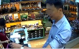 Người đàn ông thản nhiên ăn trộm 3 chiếc ví trước mặt nhân viên bán hàng nhưng không hề bị phát hiện
