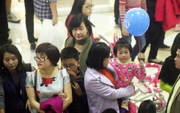 Hà Nội: Trời rét, các tụ điểm vui chơi chật kín người