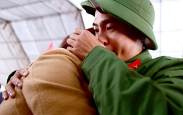 Thanh niên quận trung tâm Thủ đô lên đường nhập ngũ