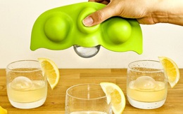 Khay đá hình chữ nhật xưa rồi, bây giờ phải dùng những khay đá siêu xinh thế này cơ