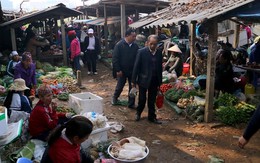 Lạ lùng phiên chợ cuối năm ở thủ đô chỉ dành cho quý ông