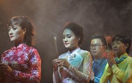 Nghệ sĩ Việt áo dài rực rỡ, thành kính trong Lễ giỗ Tổ nghề sân khấu