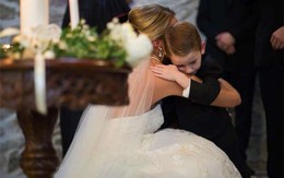 Vợ cũ cùng con riêng của chồng đến dự hôn lễ, cô dâu lên tiếng phát biểu khiến ai cũng khóc rất nhiều