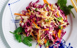 Salad bắp cải làm kiểu này đã nhanh lại còn ngon