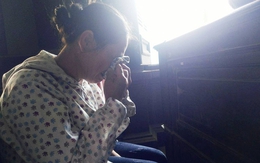 Bố bé gái 2,5 tuổi bị hiếp dâm phải nhập viện cấp cứu: Con bé cứ hỏi về vết sẹo trên cơ thể