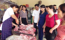 Trong 1 buổi sáng, quầy thịt lợn sạch bán hết veo 100 con