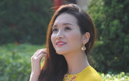 Sao Mai Vũ Thanh Thanh đắt sô ngày cuối năm