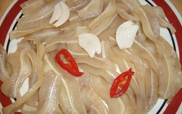 Cách khử sạch mùi hôi cho món tai heo ngon giòn sần sật