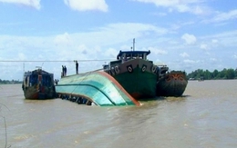 8 thuyền viên thoát chết sau khi hai tàu đâm nhau