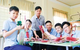 Thầy giáo cả đời đi 'xin xỏ' để lo cho học trò