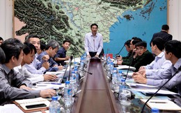 Bão số 12 khiến 11 thuyền viên chìm xuống biển