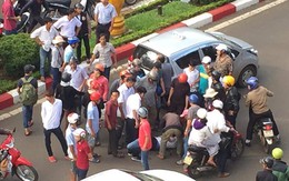 Tranh cãi sau va chạm giao thông, tài xế taxi ủi "đối thủ" gãy tay