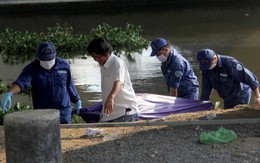 Người đàn ông nổi trên sông Sài Gòn