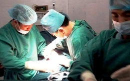 Hai thanh niên bị đâm thấu bụng trong tiệc chia tay nhập ngũ