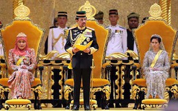 Sốc với cung điện lóa vàng và sự giàu có khủng khiếp của vị Quốc vương tự lái máy bay sang dự APEC