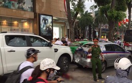 Va chạm liên hoàn trên phố Bà Triệu: 3 người bị thương trong đó có 1 nạn nhân mặc đồng phục học sinh