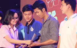 Nữ bí thư đoàn bỏ học khi bị phát hiện nhờ người học giùm