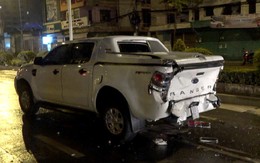 Xe ben gây tai nạn liên hoàn 3 ôtô dừng đèn đỏ ở Sài Gòn