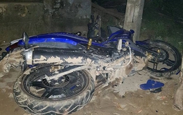 Xe Exciter tông cột điện, hai thanh niên tử vong tại chỗ