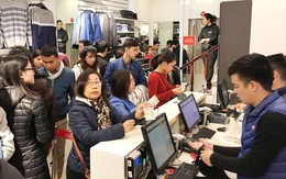 Hà Nội tắc nghẽn toàn tập vì Black Friday