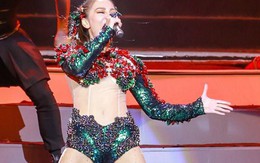 Những lần mặc đồ diễn 'không thể xấu hơn' của loạt sao Việt