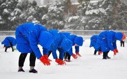 Trung Quốc huy động 300 người dọn tuyết trước trận chung kết U23 châu Á
