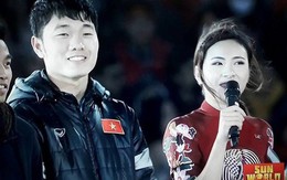Nữ MC đứng cạnh dàn trai đẹp U23 Việt Nam trong đêm Gala là ai?