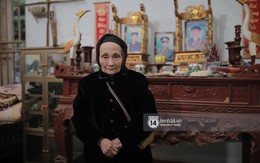 Bà nội anh em Tiến Dũng rơi nước mắt ngày 2 cháu trở về: 'Đông lắm nên cứ nắm được tay cháu thì người ta lại chen vào'