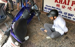 Tên cướp bị bắn 2 phát súng khi xịt hơi cay vào cảnh sát