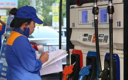 Giá xăng có thể giảm mạnh vào thứ Hai