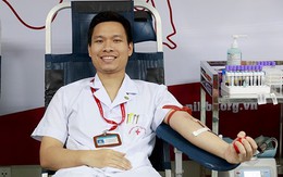 Nghĩa cử cao đẹp của bác sĩ tham gia hiến máu