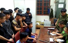 Gần 20 học sinh mang hung khí dàn trận giải quyết mâu thuẫn tình cảm