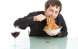 Bạn có thói quen ăn quá nhanh, chưa đến 20 phút đã ăn xong bữa: Cẩn thận 6 bệnh nguy hiểm
