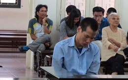 Hà Nội: Đang ngồi trong nhà, bị hàng xóm xông vào đoạt mạng