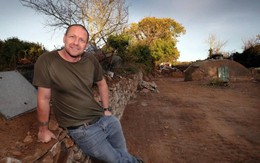 Người đàn ông tự lập quốc gia riêng, coi mình là vua