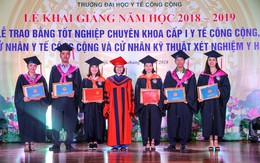 Trường ĐH Y tế công cộng cấp bằng tốt nghiệp cho các cử nhân kỹ thuật xét nghiệm y học khóa đầu tiên