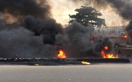 Mải 'hôi của' khi xe bồn chở dầu gặp nạn, 50 người chết cháy, 100 người bỏng nặng