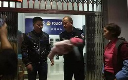 Bị từ chối cho thăm cháu gái mới đẻ, bà nội sinh nghi, không ngờ phát giác hành động đáng sợ của con trai mình