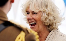 Sau 13 năm vượt bão dư luận lấy Thái tử Charles, bà Camilla "muối mặt" khi buộc phải nhận danh hiệu không mong muốn này