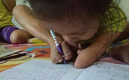 Nghị lực sống phi thường của cô bé 'chim cánh cụt'