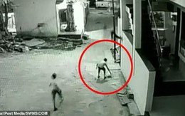 Rơi từ tầng 3 cao 12 mét, cậu bé thoát chết nhờ sự trùng hợp không tưởng
