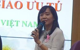 Cô giáo bật khóc nhắc kỷ niệm “phụ huynh chưa kịp tặng phong bì”